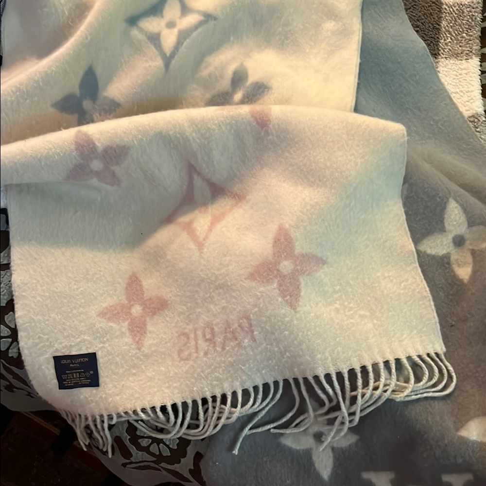 Louis Vuitton Cream and Pink Monogram Scarf